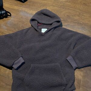 American Eagle Outfitters sherpa pullover w/ pockets 
(Worn once)